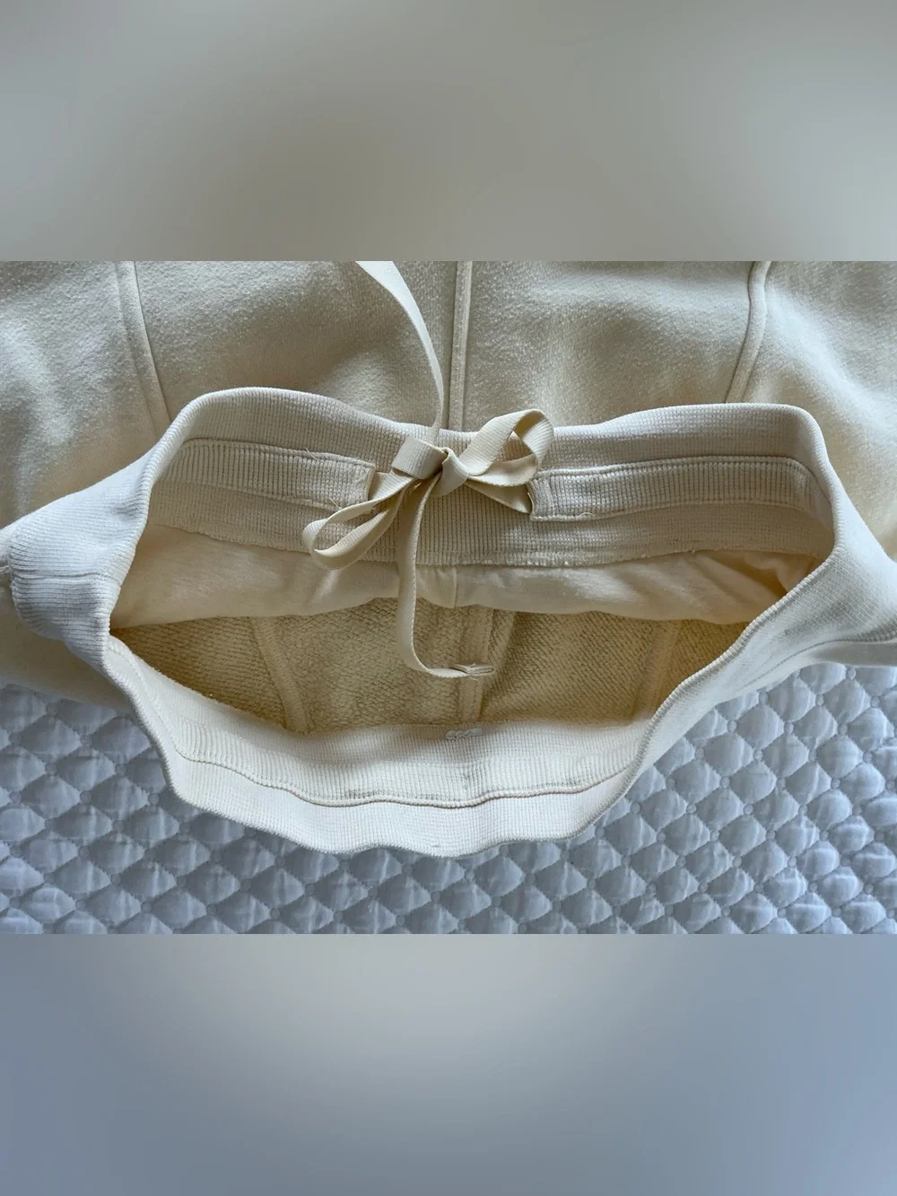 ALO Yoga Straight Leg Sweatpants in French Vanilla S